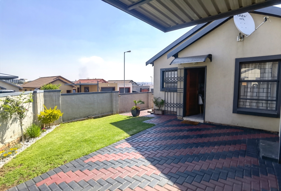 3 Bedroom Property for Sale in Kosmosdal Gauteng