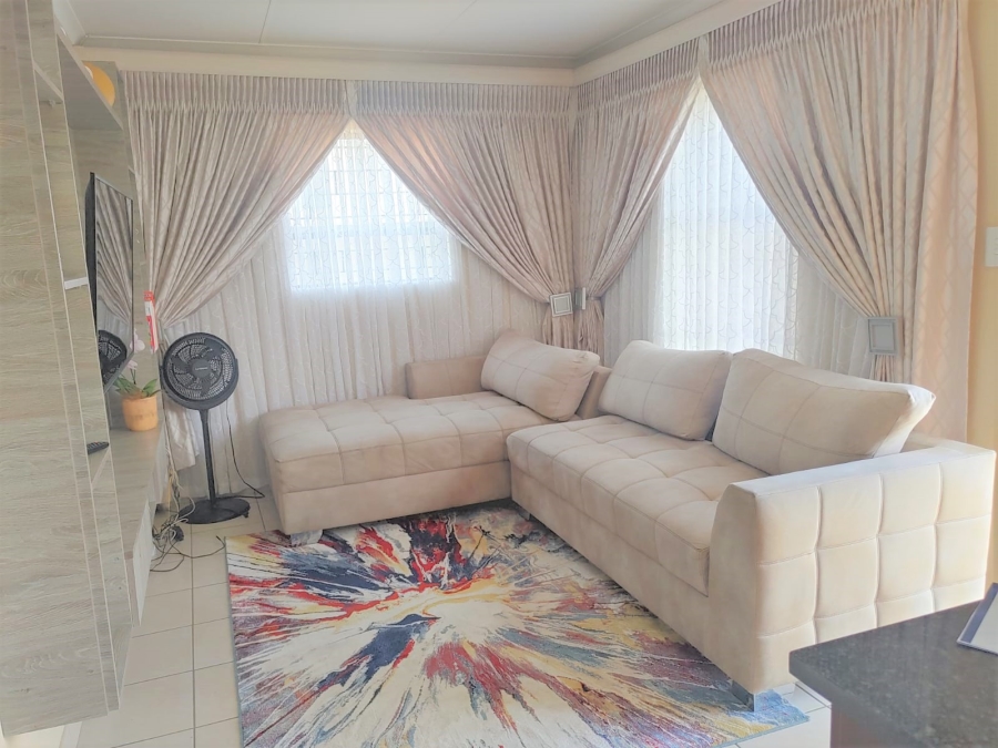 3 Bedroom Property for Sale in Kosmosdal Gauteng