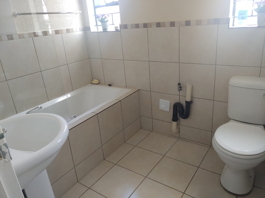 3 Bedroom Property for Sale in Kosmosdal Gauteng