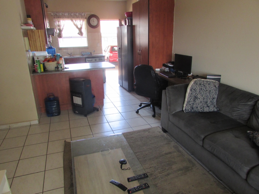 2 Bedroom Property for Sale in Greenhills Gauteng