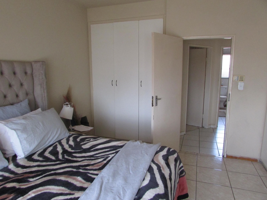 2 Bedroom Property for Sale in Greenhills Gauteng