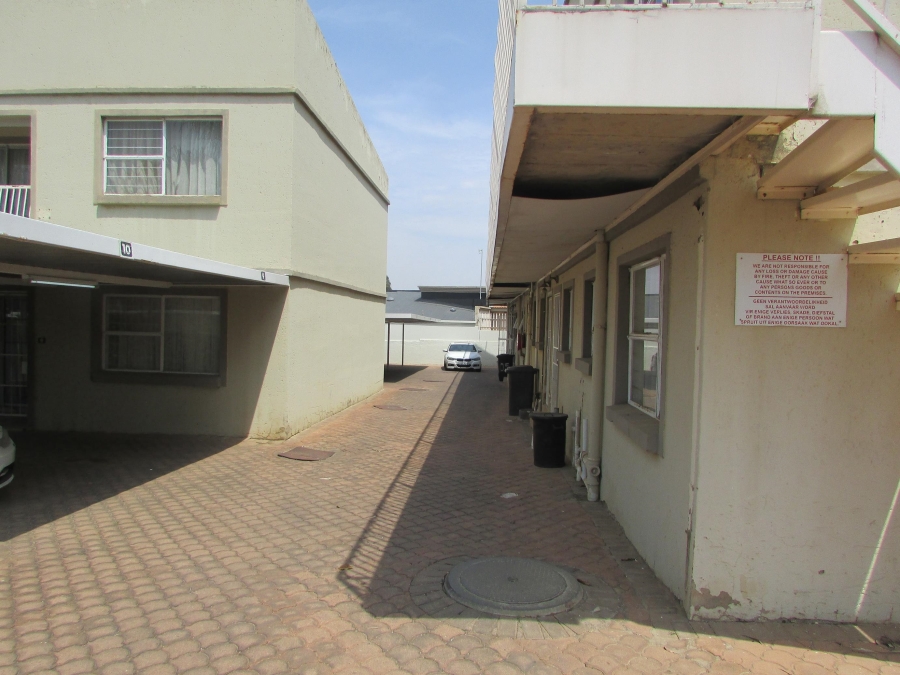 2 Bedroom Property for Sale in Greenhills Gauteng