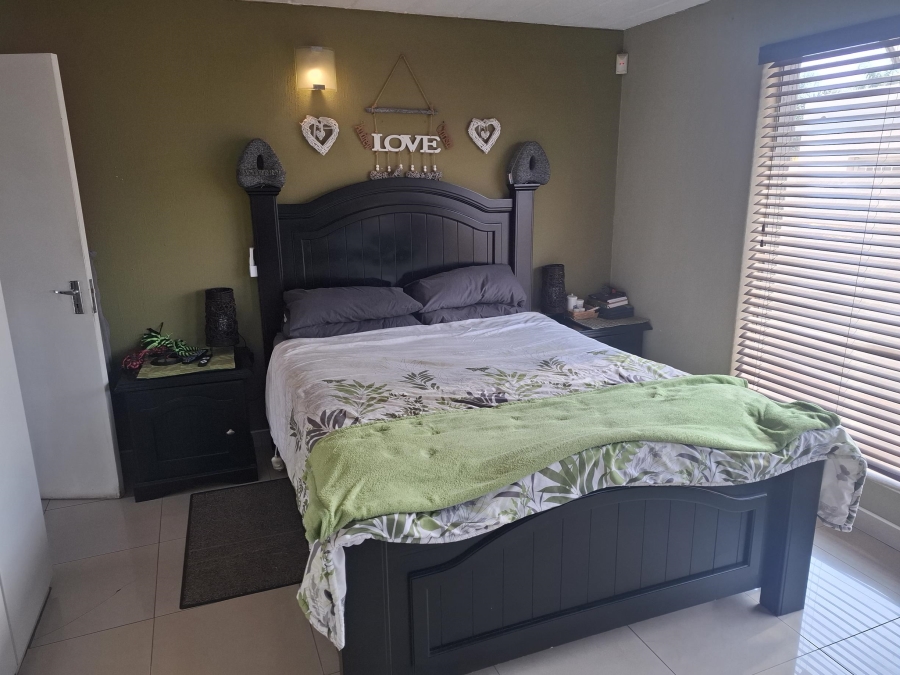 3 Bedroom Property for Sale in Westonaria Gauteng