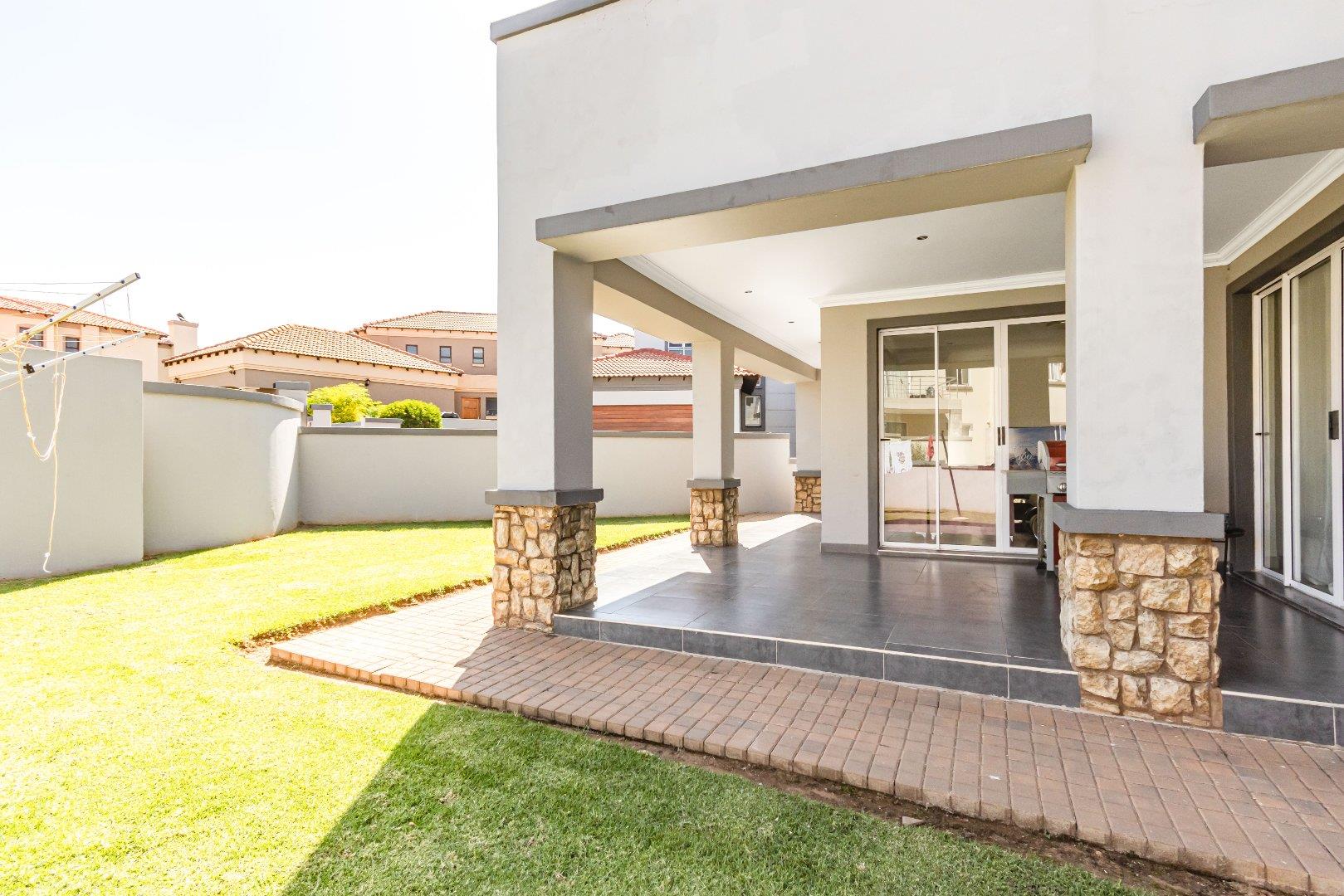 3 Bedroom Property for Sale in Blue Valley Golf Estate Gauteng