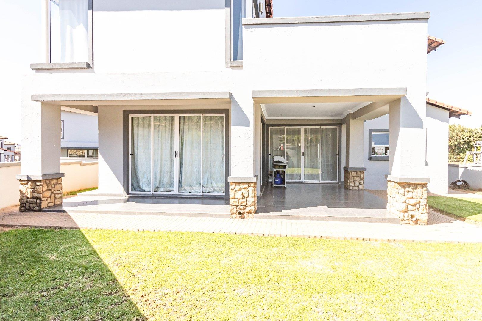 3 Bedroom Property for Sale in Blue Valley Golf Estate Gauteng