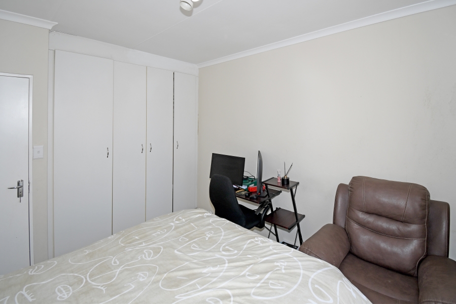 2 Bedroom Property for Sale in Noordhang Gauteng