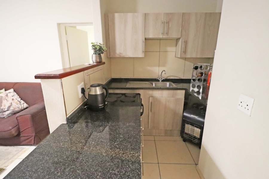 To Let 1 Bedroom Property for Rent in Bryanston Gauteng