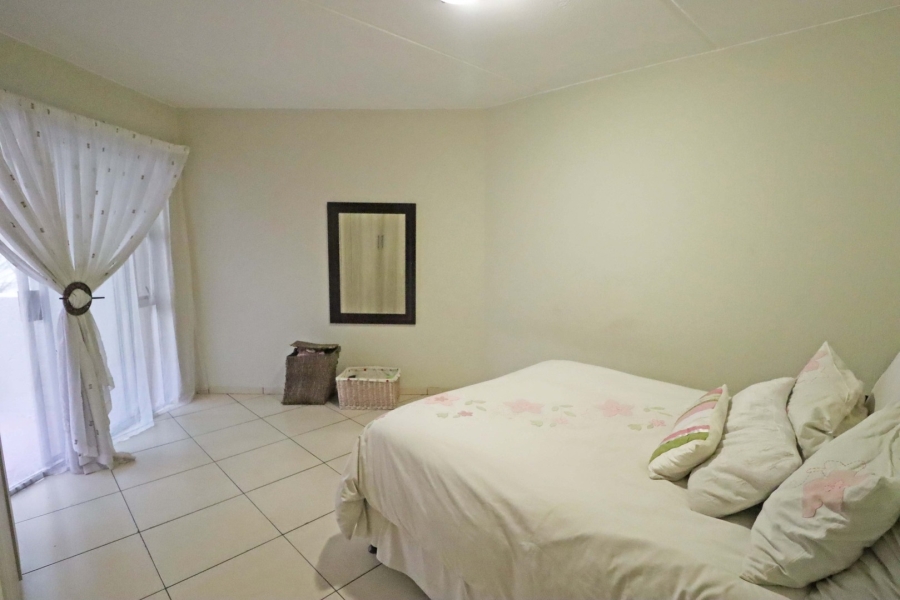 To Let 1 Bedroom Property for Rent in Bryanston Gauteng