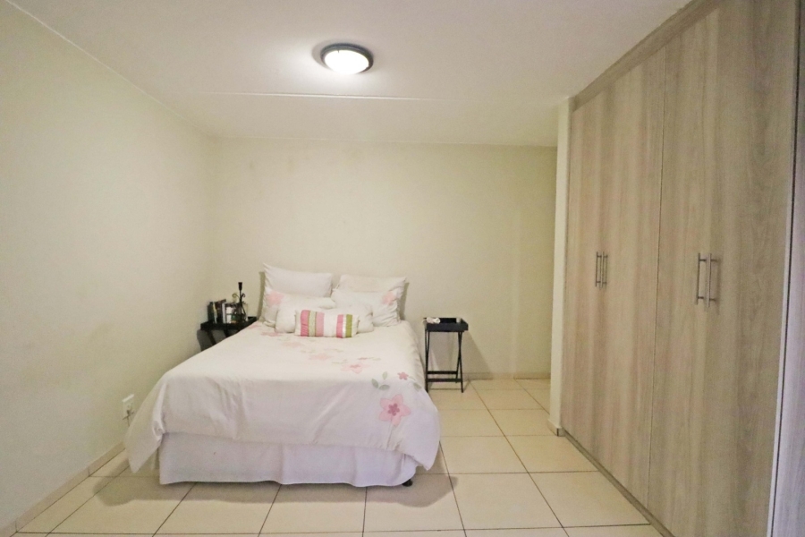 To Let 1 Bedroom Property for Rent in Bryanston Gauteng