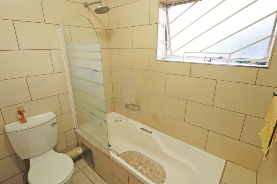 To Let 1 Bedroom Property for Rent in Bryanston Gauteng