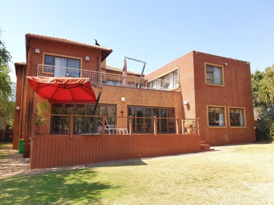 4 Bedroom Property for Sale in The Wilds Gauteng