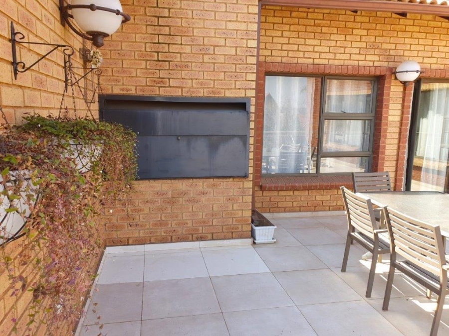 4 Bedroom Property for Sale in The Wilds Gauteng