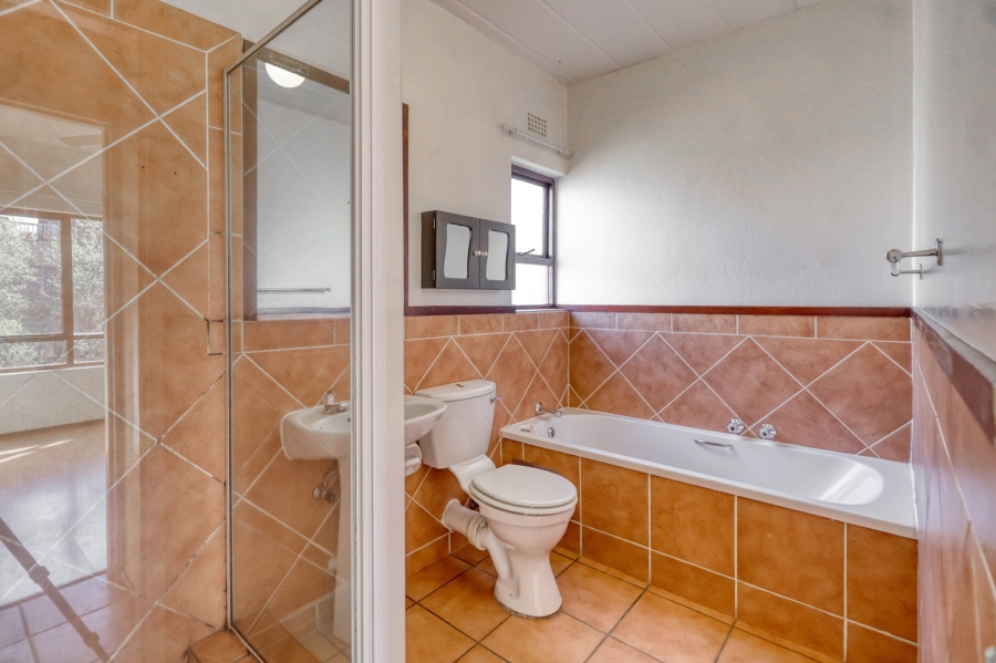 1 Bedroom Property for Sale in Lonehill Gauteng