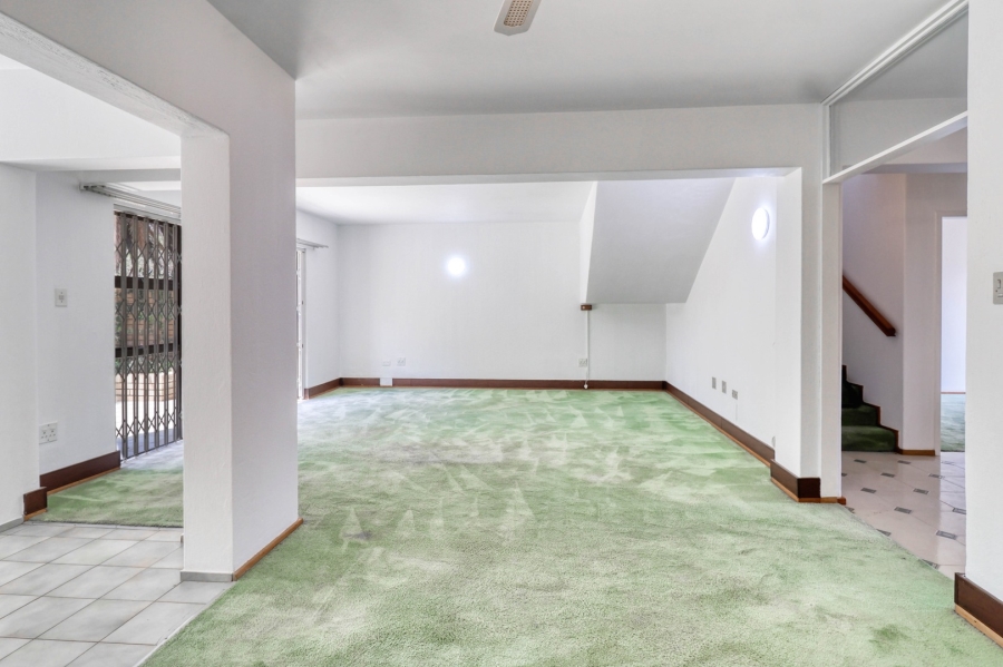 3 Bedroom Property for Sale in Broadacres Gauteng