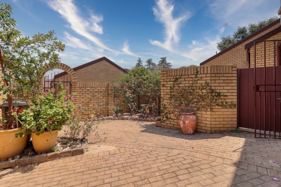 3 Bedroom Property for Sale in Broadacres Gauteng