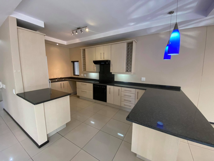 To Let 2 Bedroom Property for Rent in Melrose North Gauteng