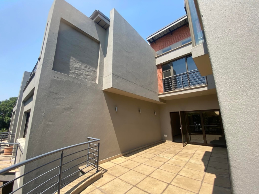 To Let 2 Bedroom Property for Rent in Melrose North Gauteng