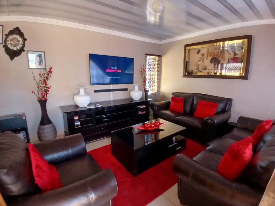 3 Bedroom Property for Sale in Nkwe Estate Gauteng