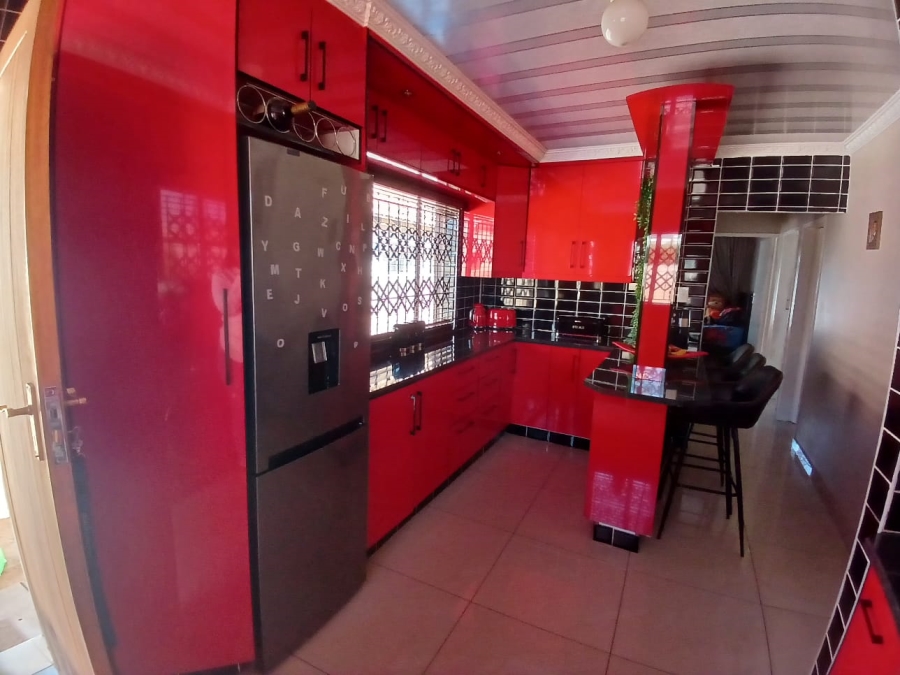 3 Bedroom Property for Sale in Nkwe Estate Gauteng