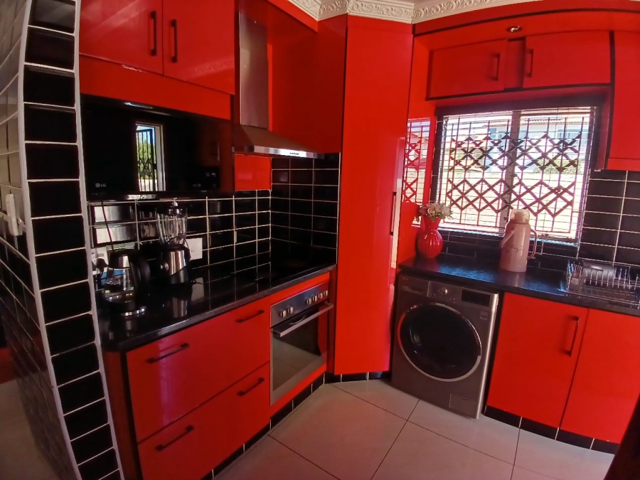 3 Bedroom Property for Sale in Nkwe Estate Gauteng