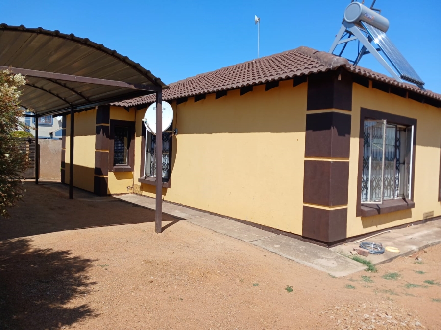 3 Bedroom Property for Sale in Nkwe Estate Gauteng