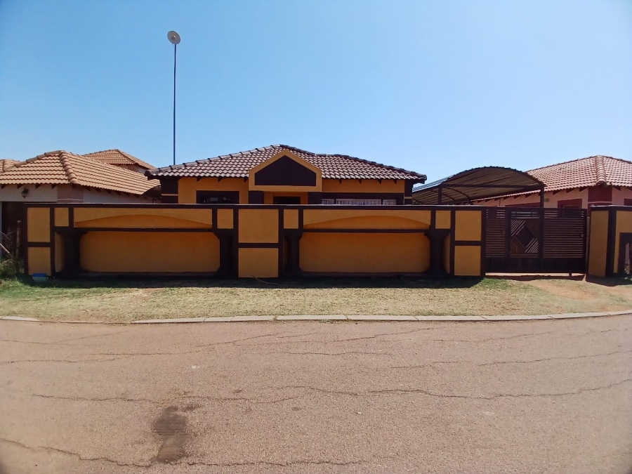 3 Bedroom Property for Sale in Nkwe Estate Gauteng