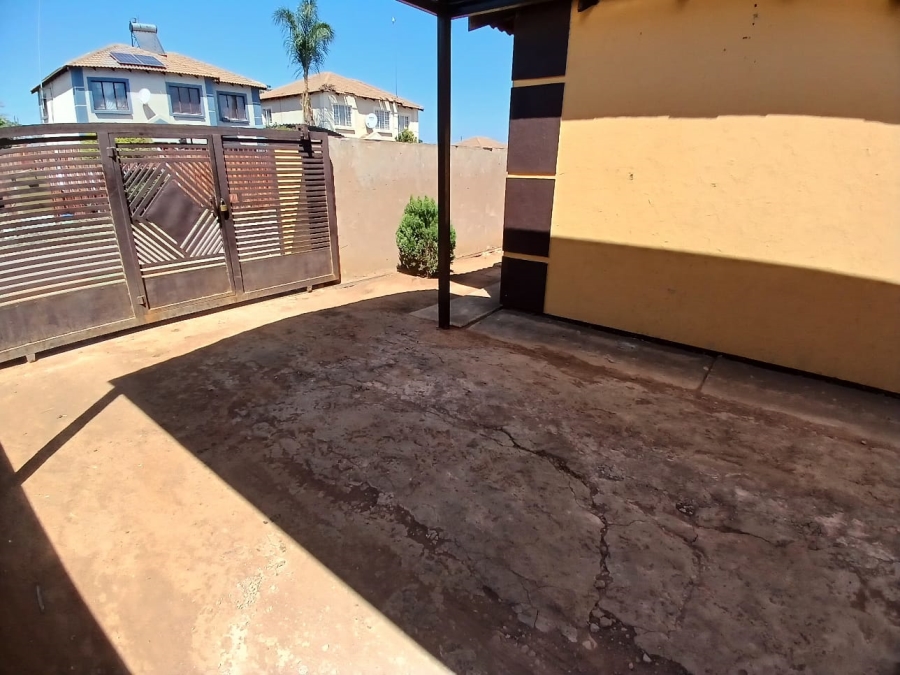 3 Bedroom Property for Sale in Nkwe Estate Gauteng