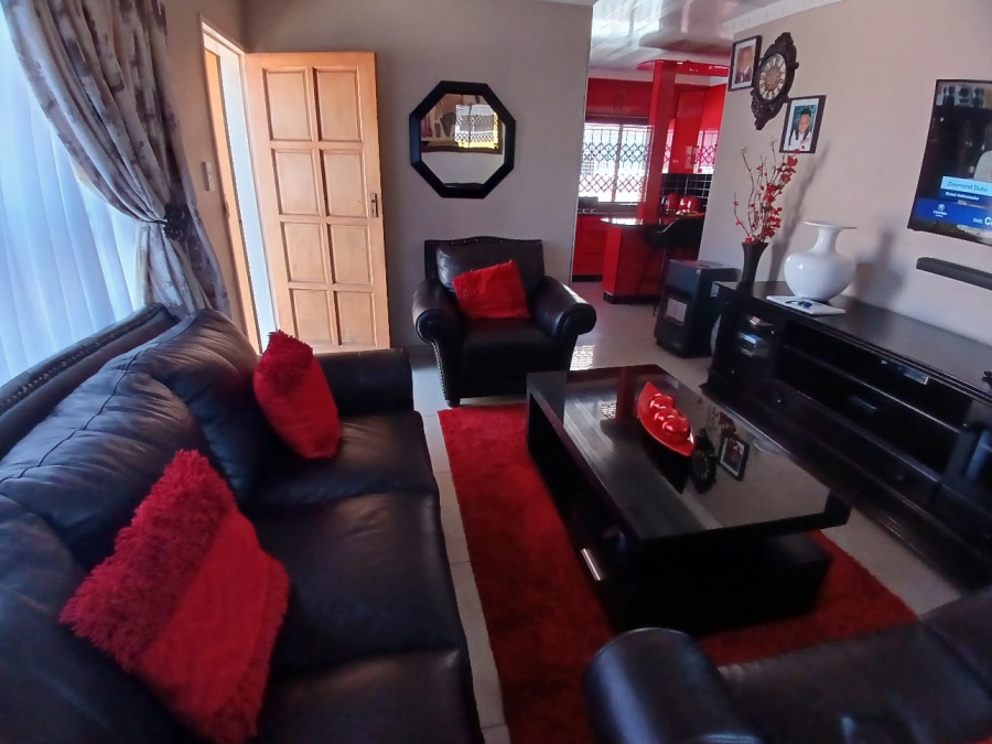 3 Bedroom Property for Sale in Nkwe Estate Gauteng