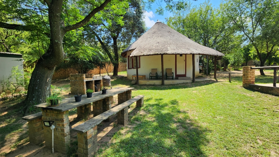 10 Bedroom Property for Sale in Chartwell Gauteng