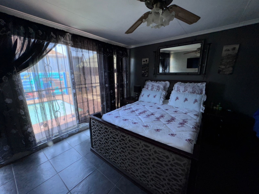 3 Bedroom Property for Sale in Windmill Park Gauteng