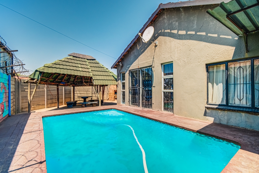 3 Bedroom Property for Sale in Windmill Park Gauteng