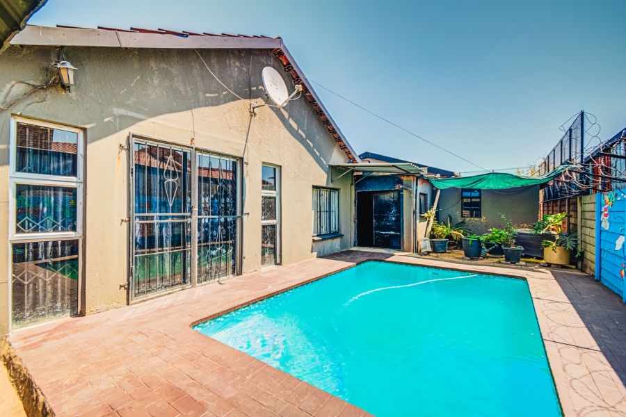 3 Bedroom Property for Sale in Windmill Park Gauteng