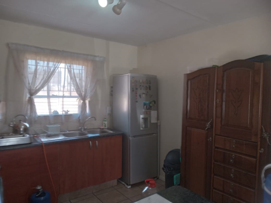 2 Bedroom Property for Sale in Vorna Valley Gauteng