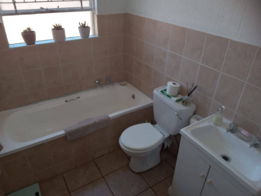 2 Bedroom Property for Sale in Vorna Valley Gauteng