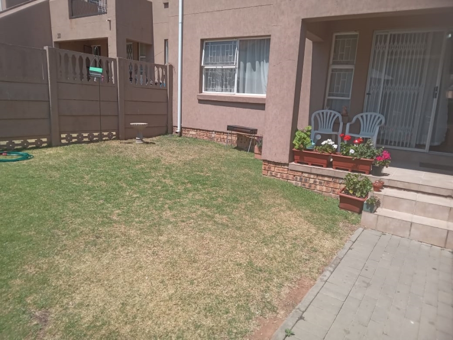 2 Bedroom Property for Sale in Vorna Valley Gauteng