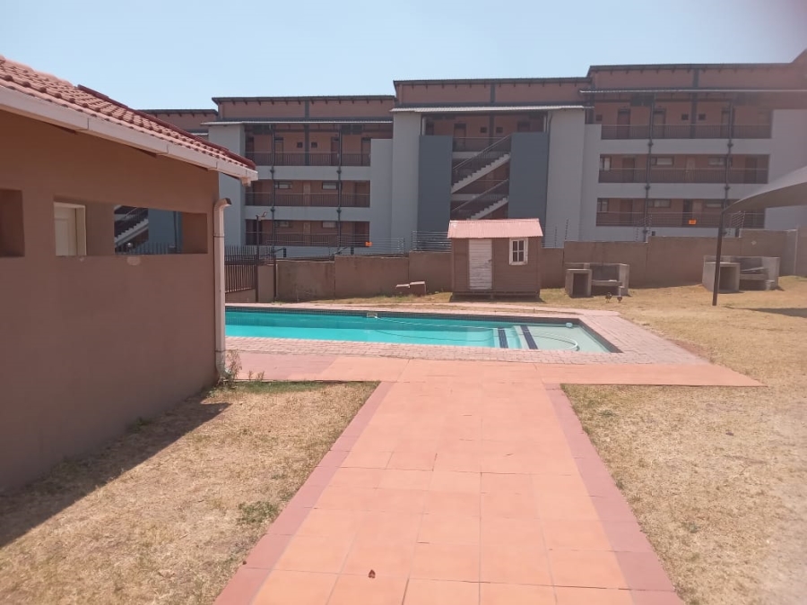 2 Bedroom Property for Sale in Vorna Valley Gauteng