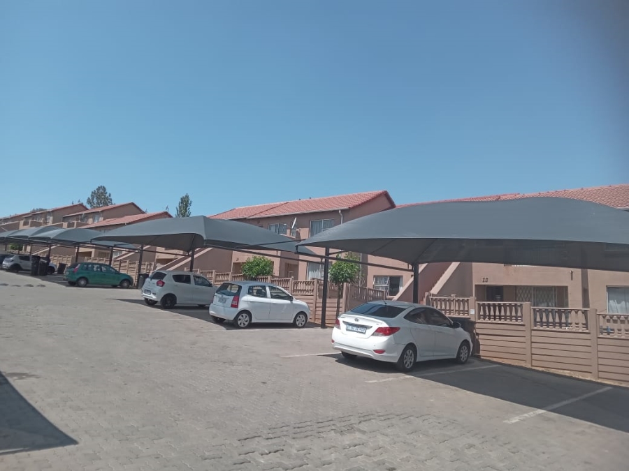 2 Bedroom Property for Sale in Vorna Valley Gauteng