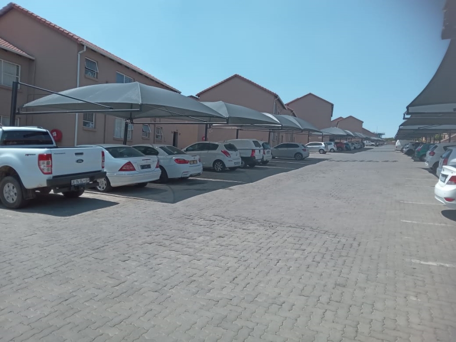 2 Bedroom Property for Sale in Vorna Valley Gauteng