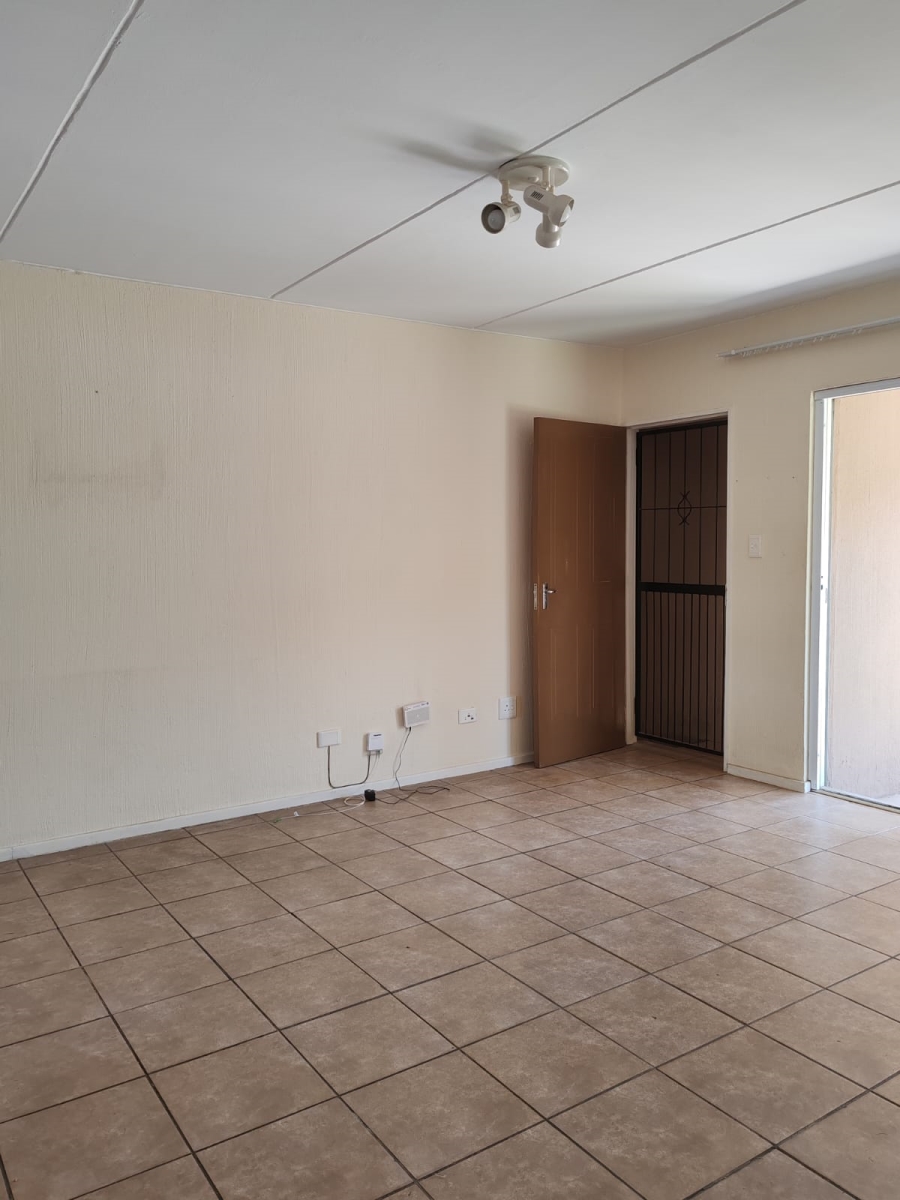 2 Bedroom Property for Sale in Vorna Valley Gauteng