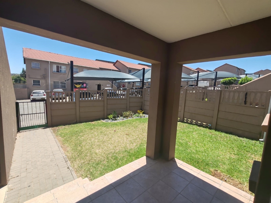 2 Bedroom Property for Sale in Vorna Valley Gauteng