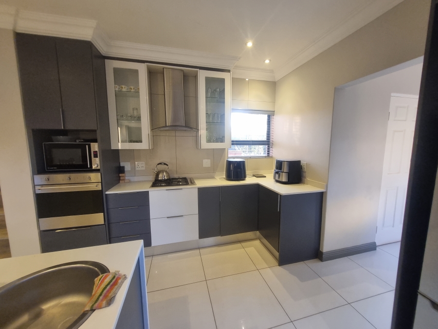 To Let 4 Bedroom Property for Rent in Equestria Gauteng