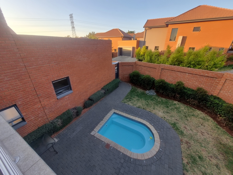 To Let 4 Bedroom Property for Rent in Equestria Gauteng