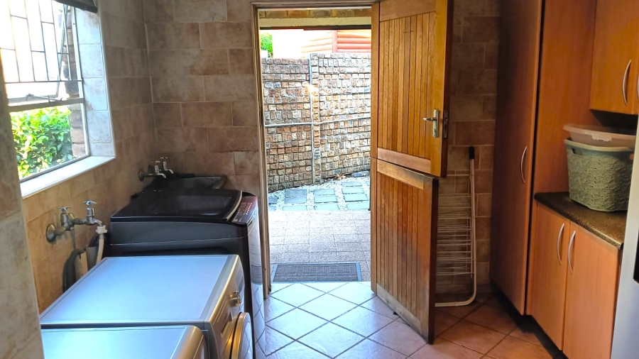 3 Bedroom Property for Sale in Glen Marais Gauteng