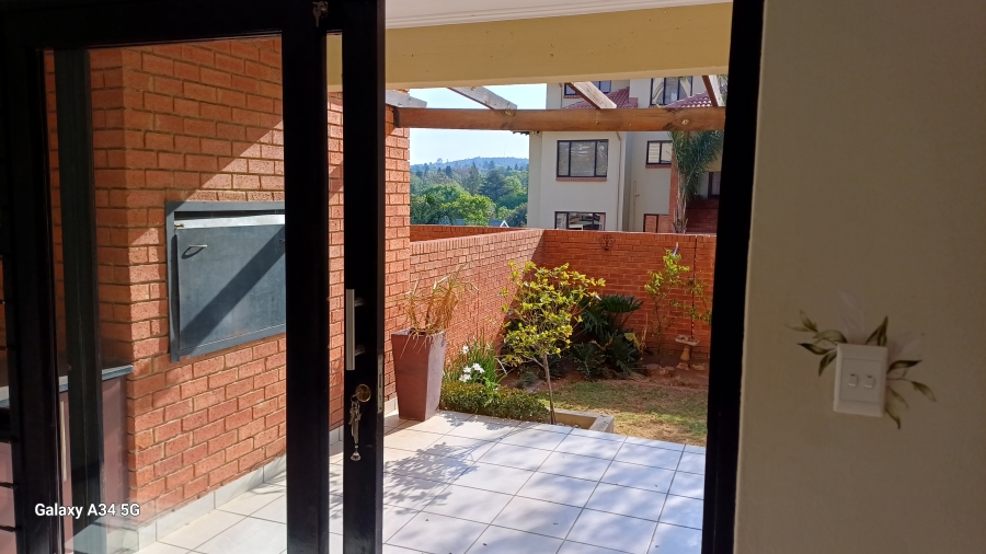 To Let 2 Bedroom Property for Rent in Sunninghill Gauteng