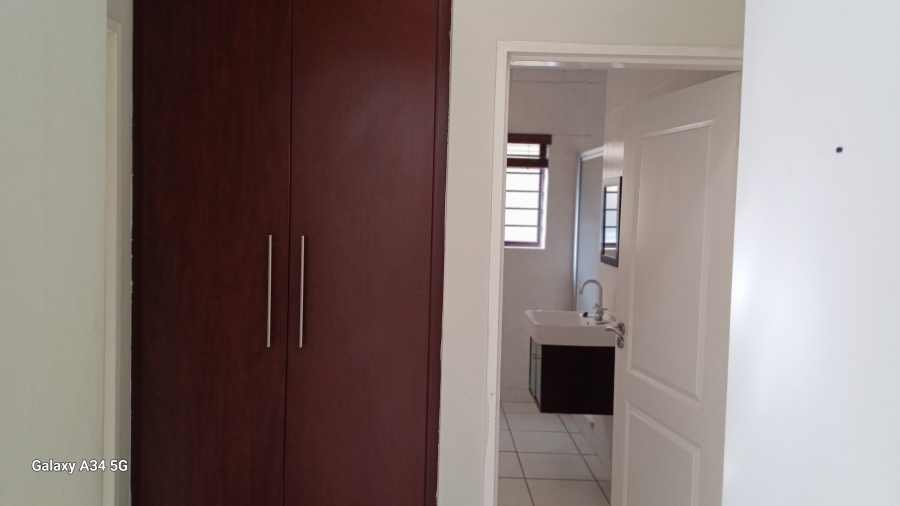 To Let 2 Bedroom Property for Rent in Sunninghill Gauteng