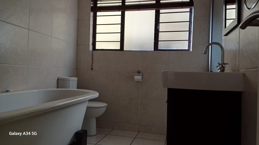 To Let 2 Bedroom Property for Rent in Sunninghill Gauteng