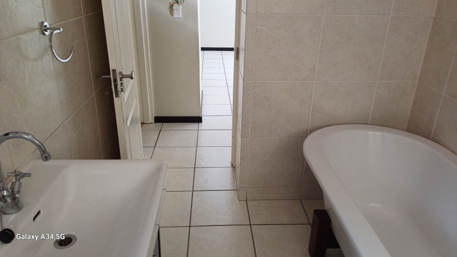 To Let 2 Bedroom Property for Rent in Sunninghill Gauteng