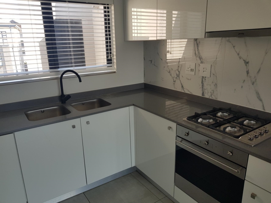 To Let 2 Bedroom Property for Rent in The Polofields Gauteng