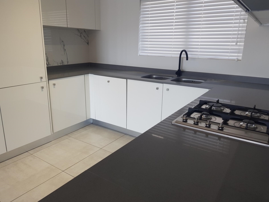 To Let 2 Bedroom Property for Rent in The Polofields Gauteng