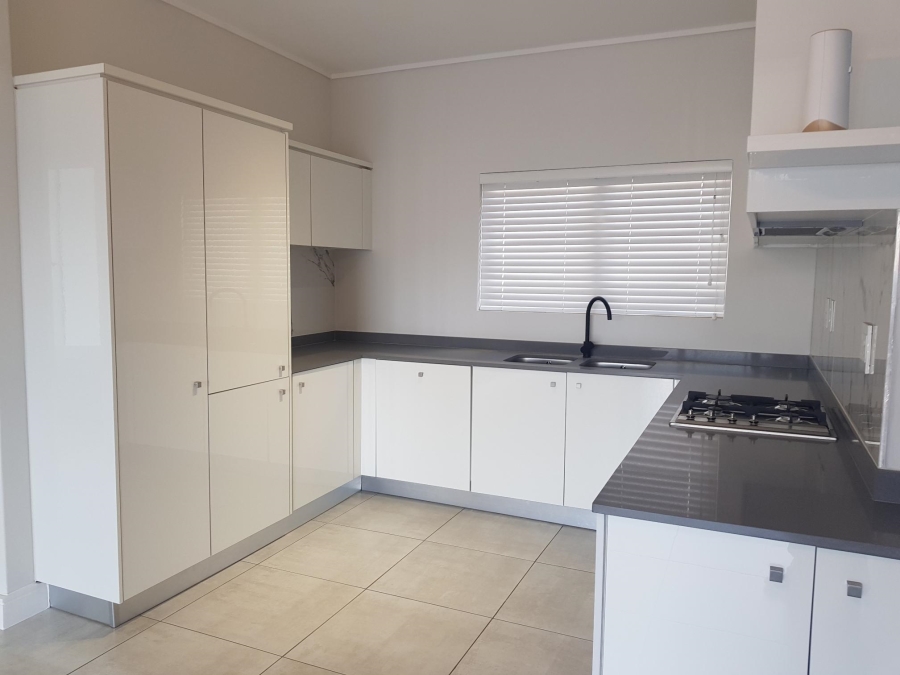 To Let 2 Bedroom Property for Rent in The Polofields Gauteng